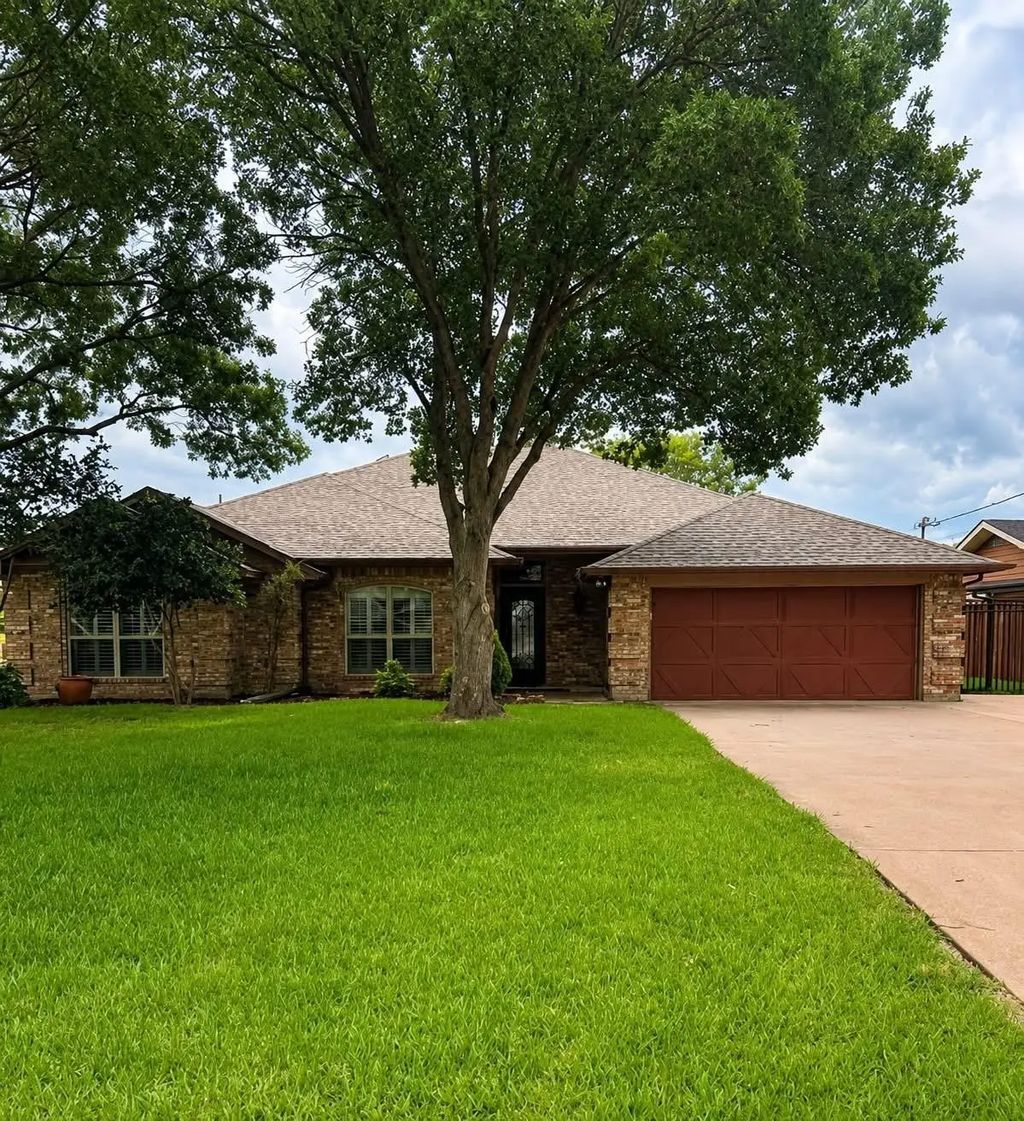 603 Panama Court, Granbury