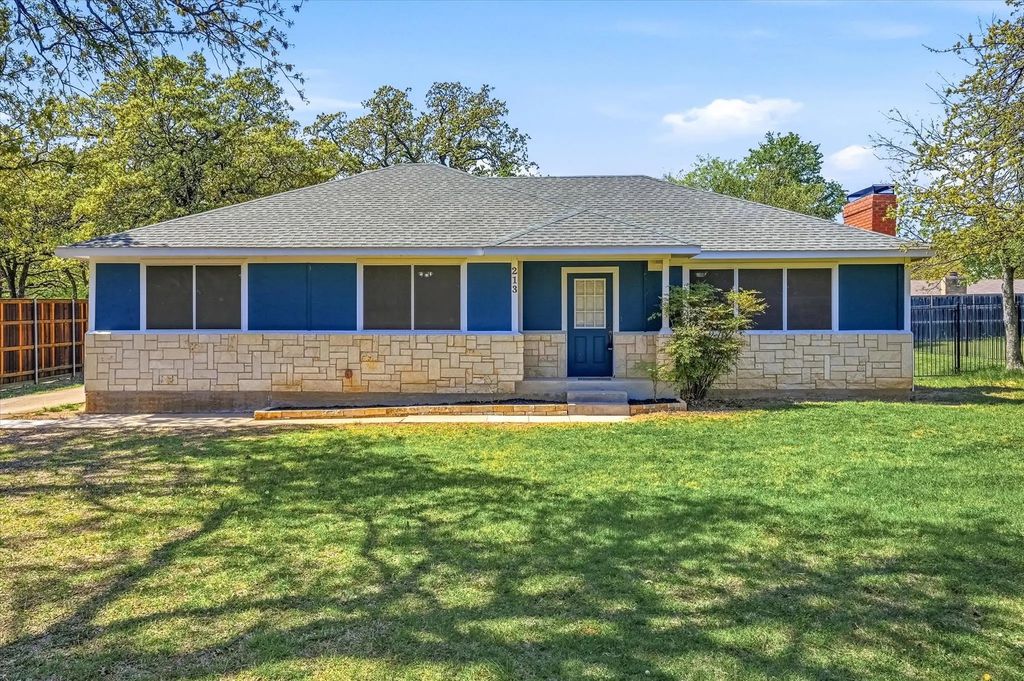 213 Hickory Lane, Hickory Creek