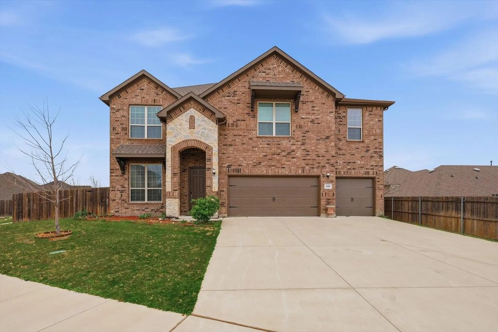 2409 Maple Stream Drive, Fort Worth