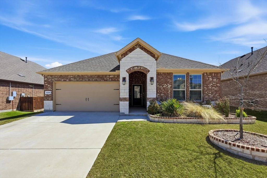 3100 Denver Avenue, Aubrey