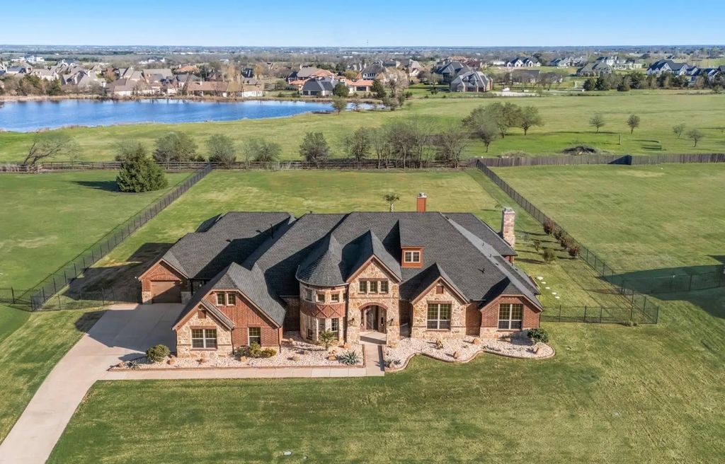 721 Kensington Drive, McLendon Chisholm