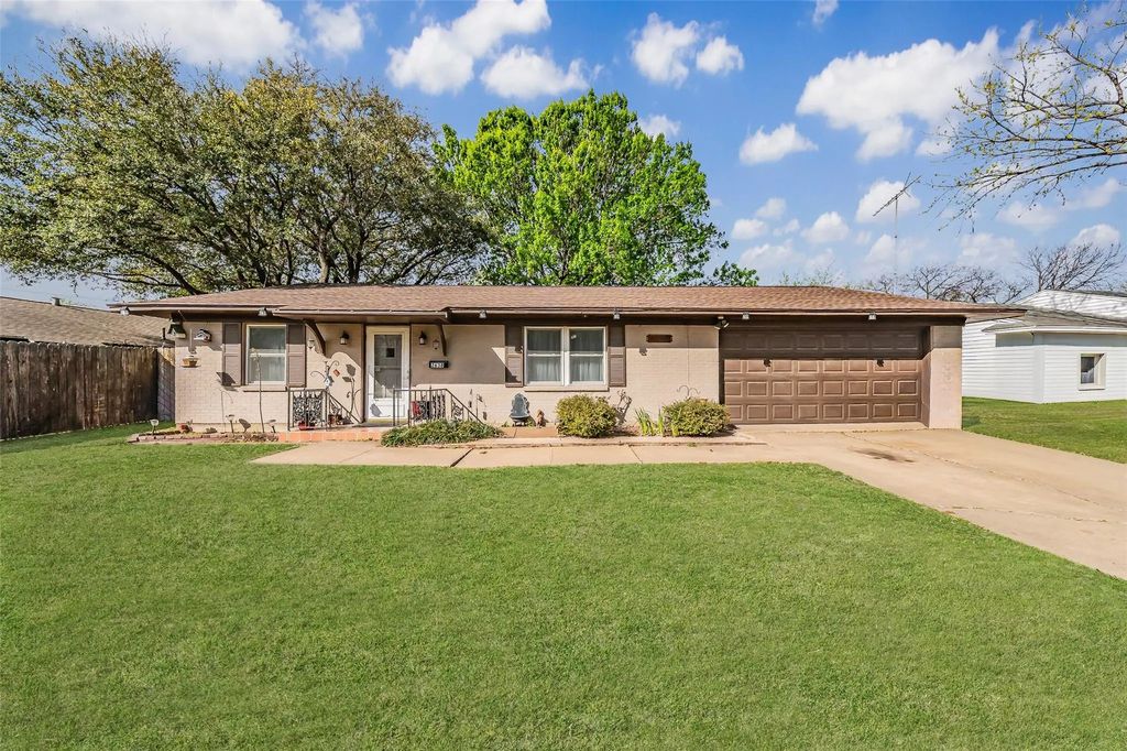 2638 Crestbrook Lane, Grand Prairie