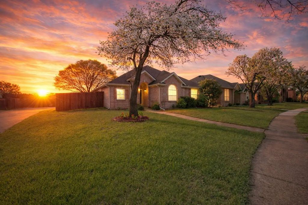 2005 Reddenson Drive, Carrollton