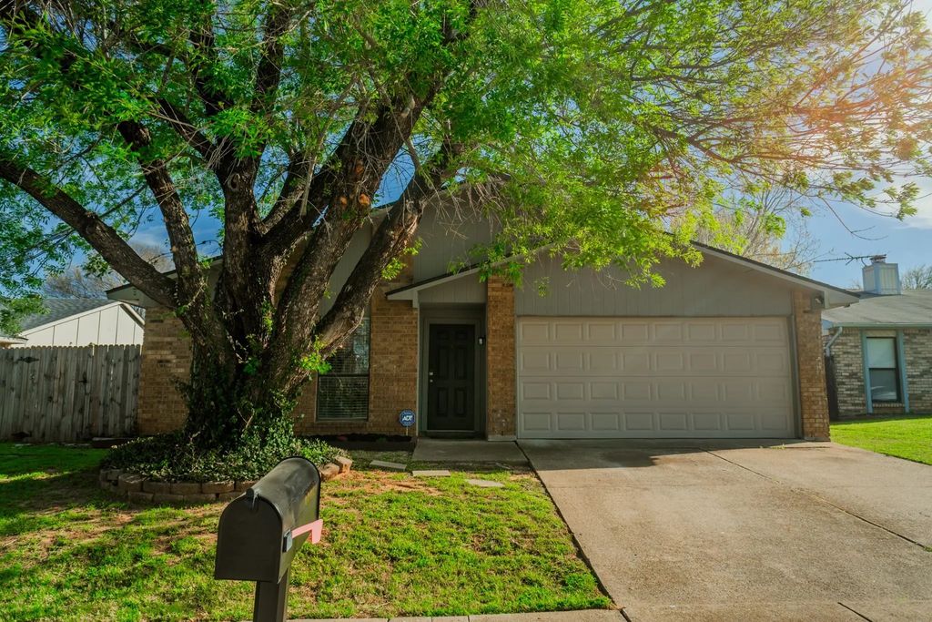 6802 Blackberry Drive, Arlington