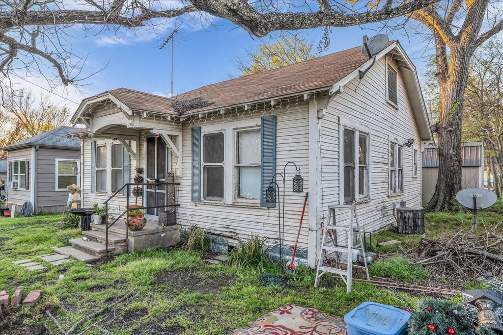 617 Mulberry Street, Teague