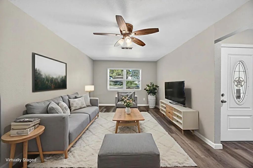 614 Lakeside Drive Drive, Irving