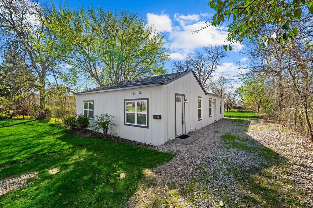1512 Ne 34th Street, Fort Worth