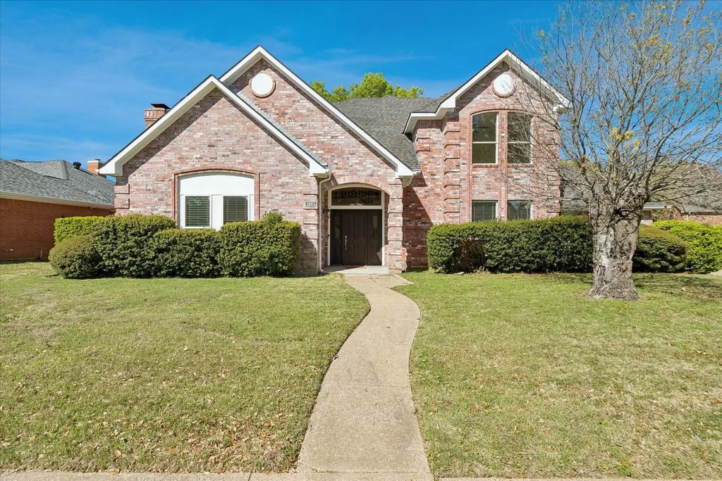 568 Cooper Street, Grand Prairie