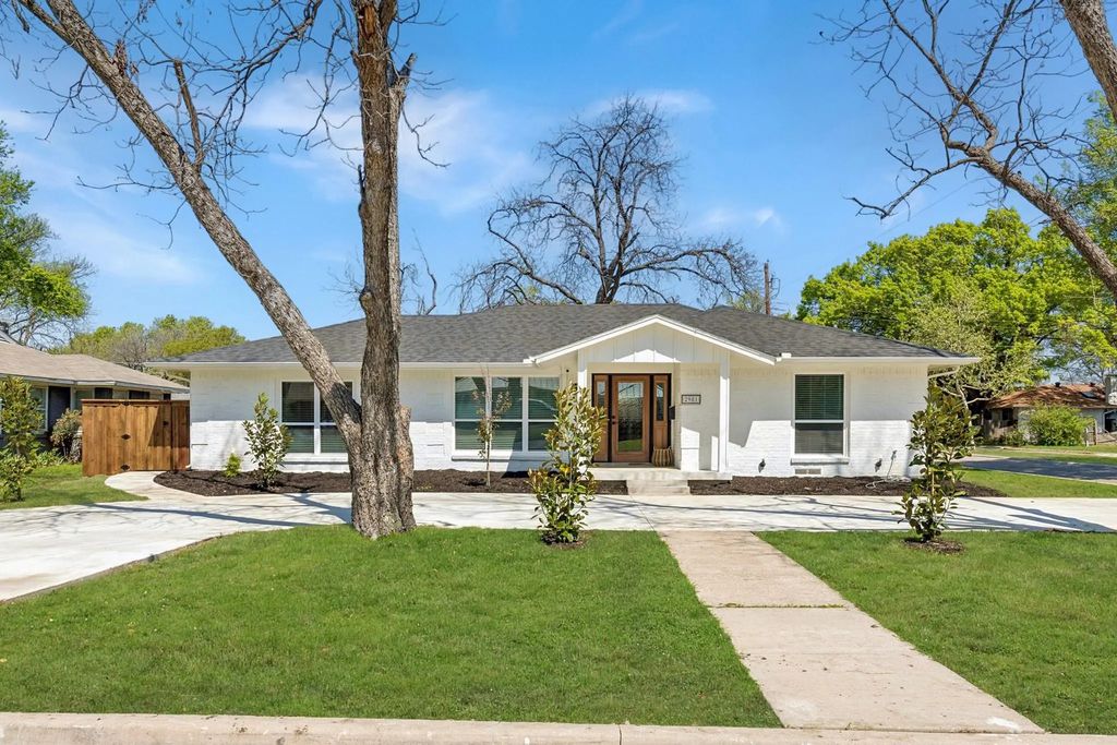2981 Eric Lane, Farmers Branch