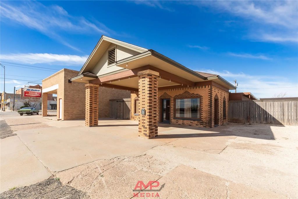 944 Commercial Avenue, Anson