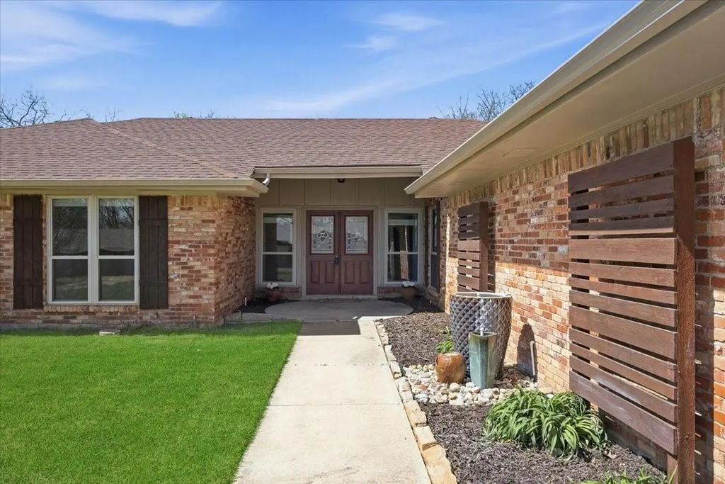 3613 Harber Drive, Bedford