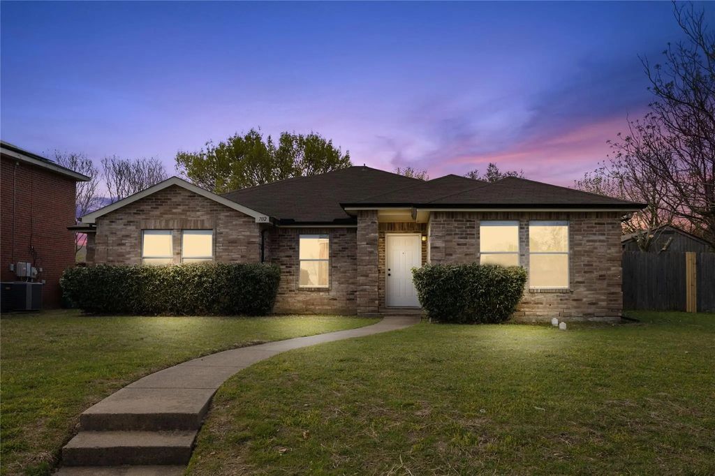 702 Lowe Drive, Cedar Hill