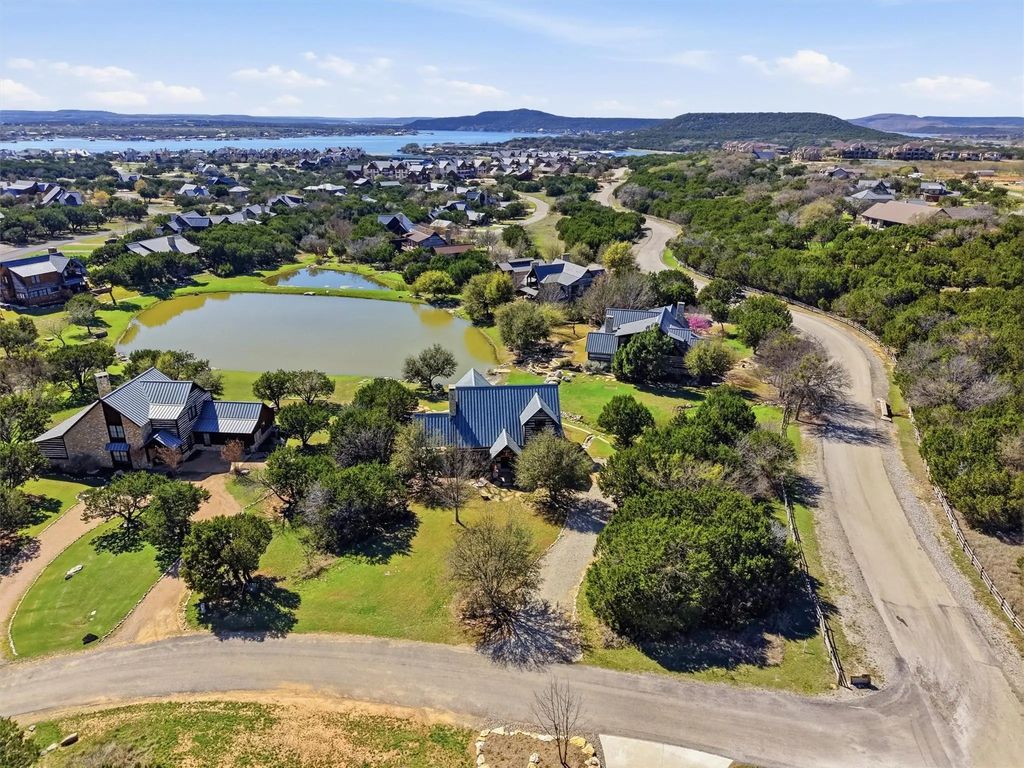 1671 Falls Creek Drive, Graford