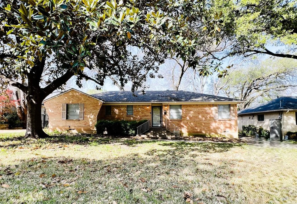 8715 Labron Avenue, Dallas