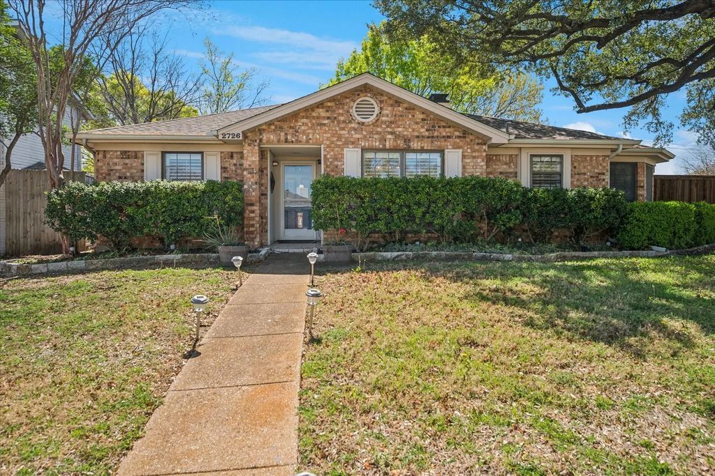 2726 Oak Trail, Carrollton
