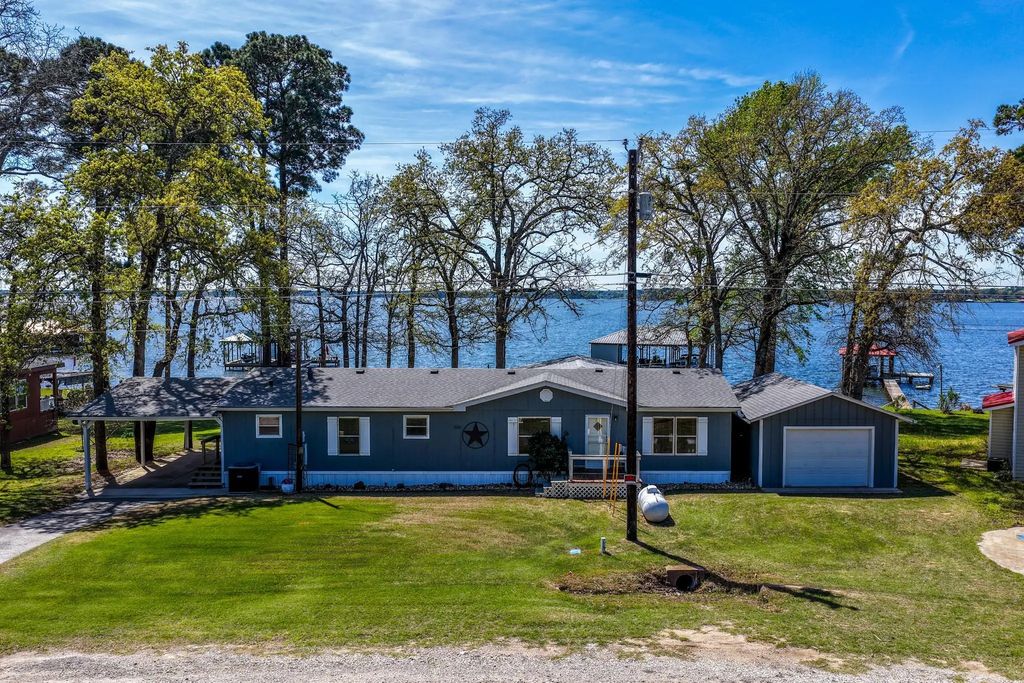 23351 Wateridge Loop, Flint