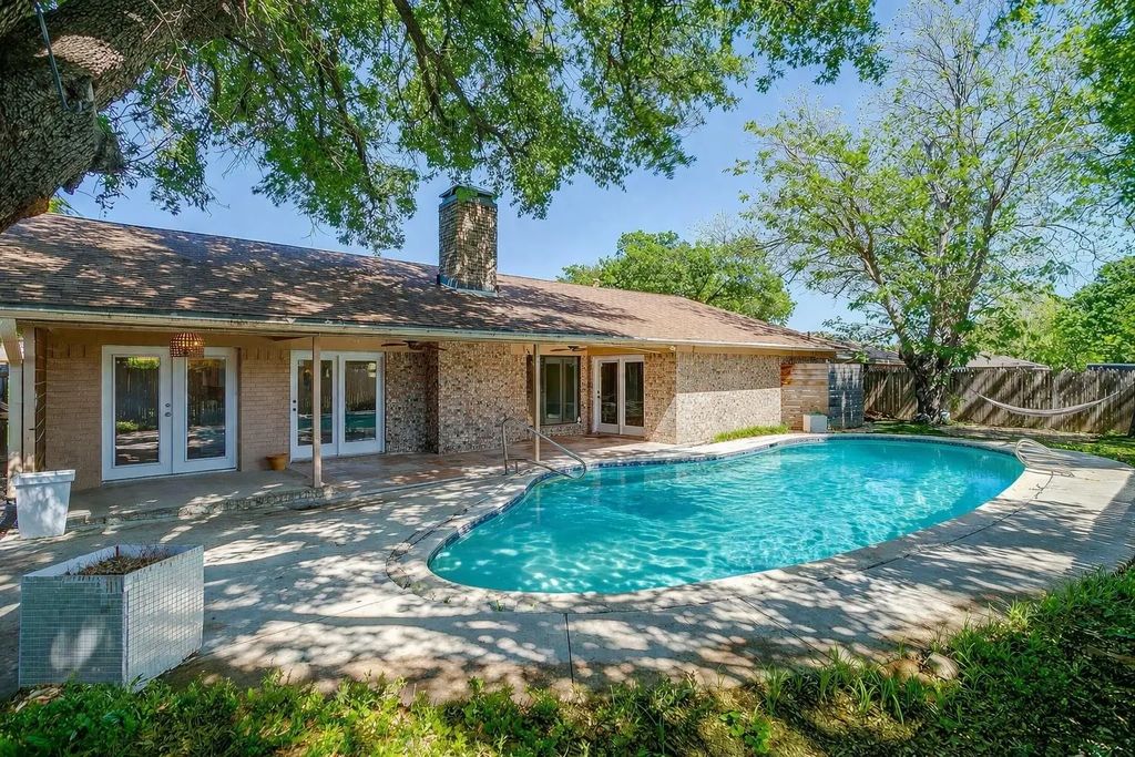4021 Aragon Drive, Fort Worth
