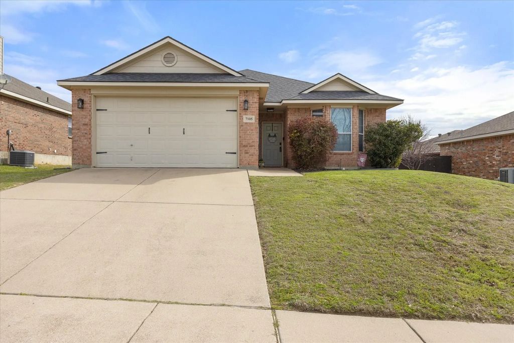 7105 Crenshaw Drive, Benbrook