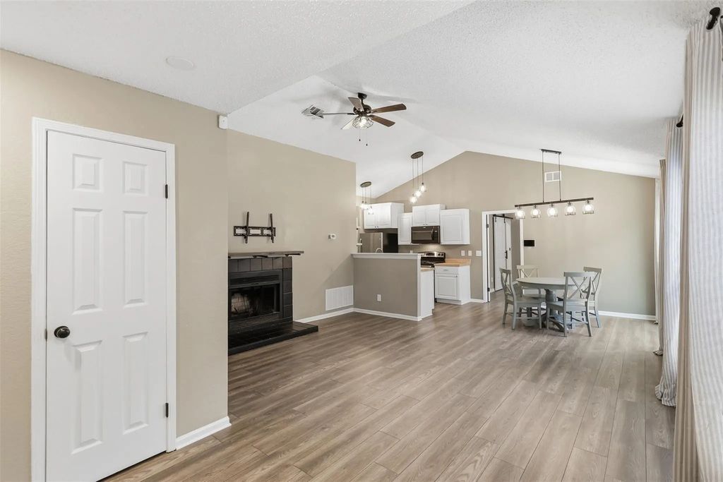 230 Teakwood Lane, Lewisville