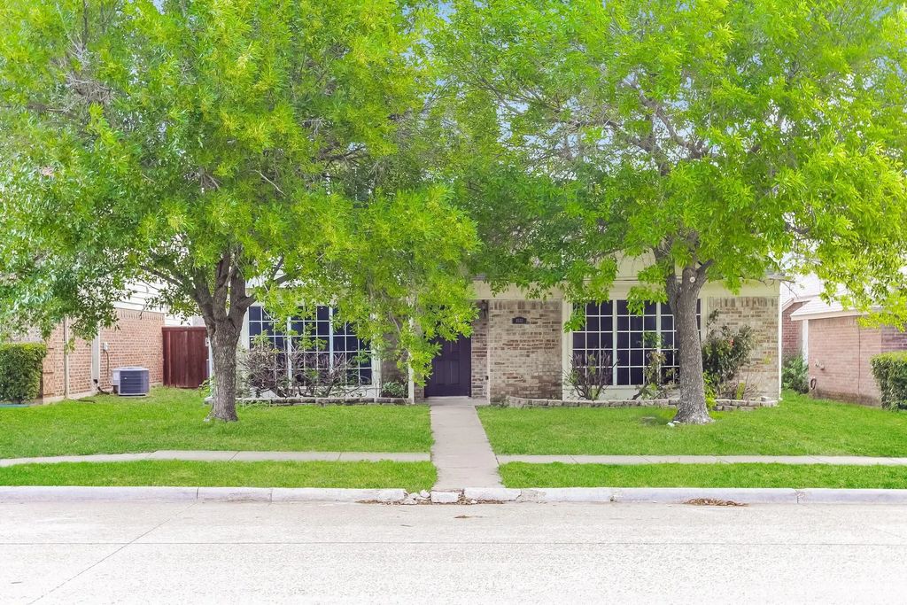 1532 High Pointe Lane, Cedar Hill