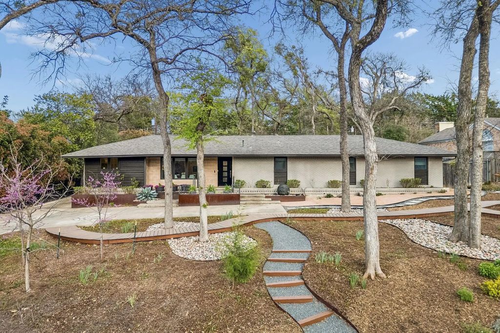 13806 Hughes Lane, Dallas
