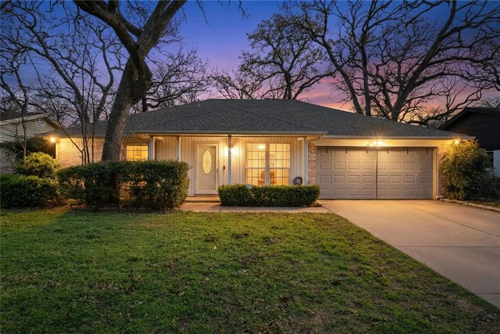 3002 Lynnwood Drive, Arlington