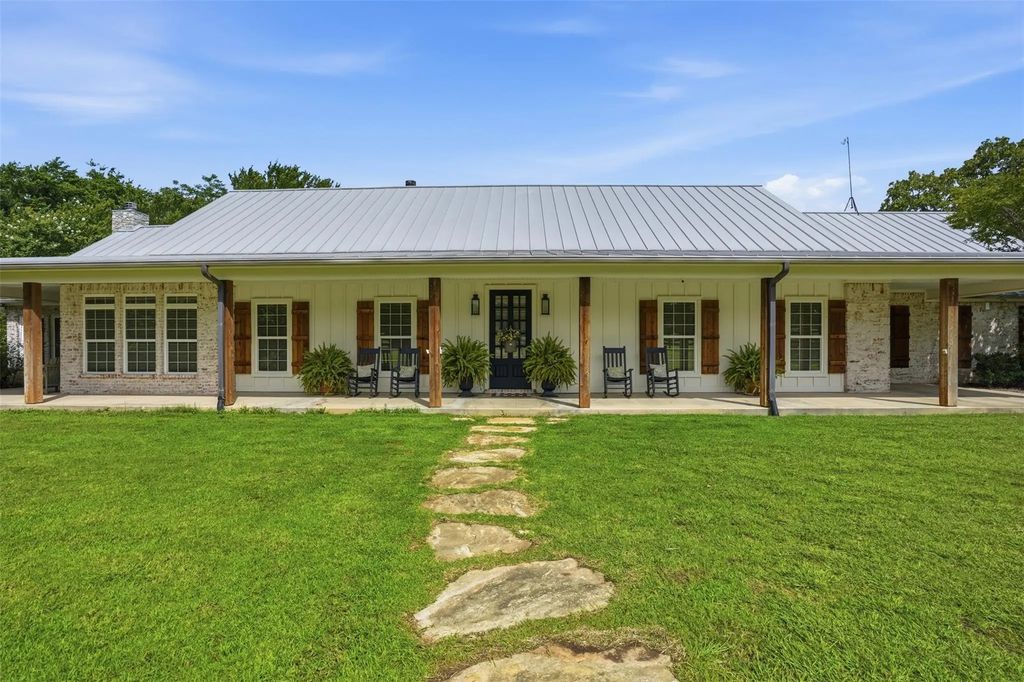 2151 Lipan Highway, Granbury