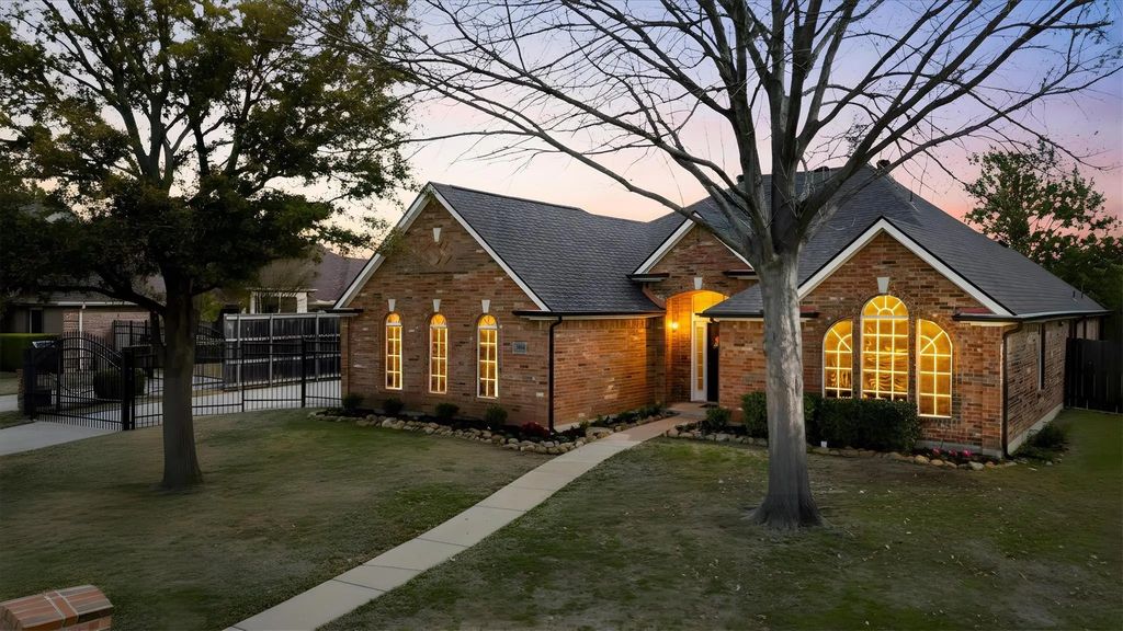 3004 Saint Lynda Drive, Mansfield