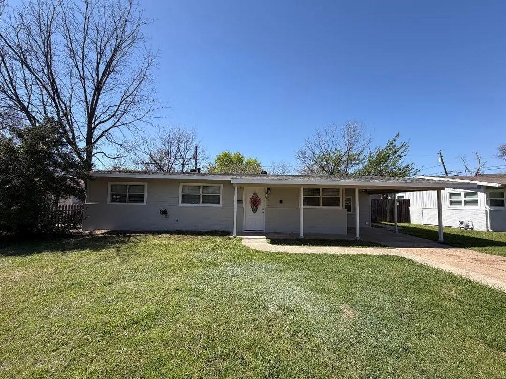 1813 Del Rancho Drive, Irving