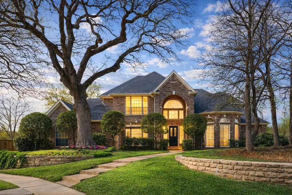 306 Waterford Court, Southlake