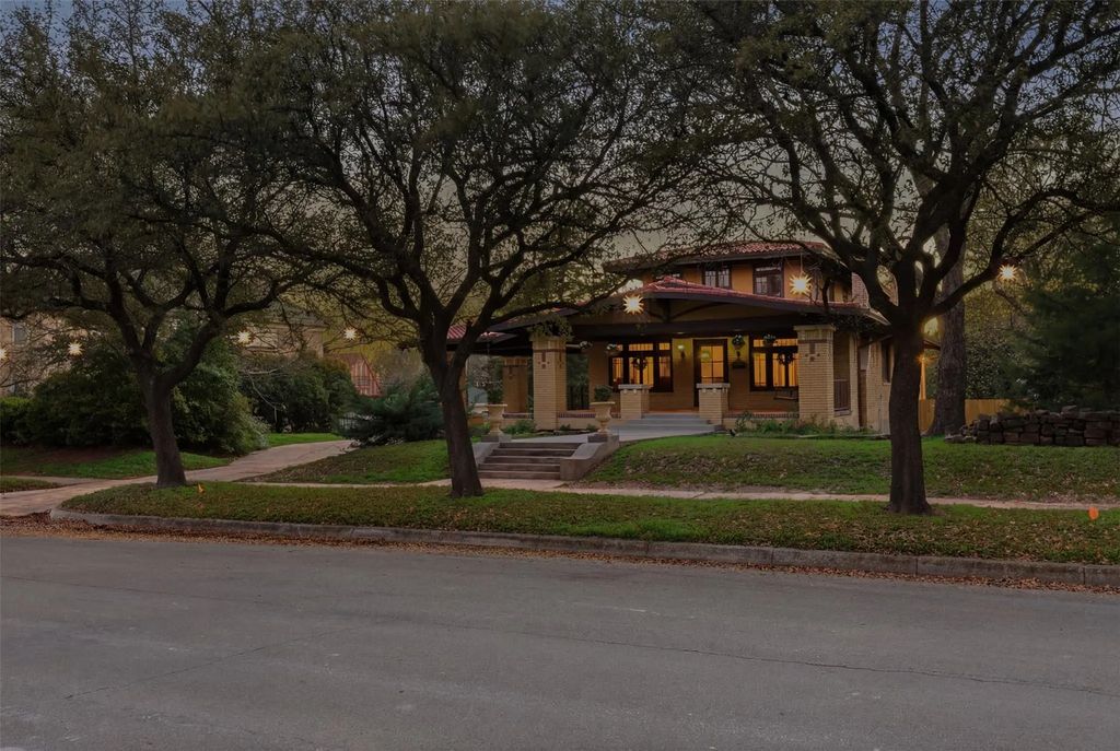 2420 S Adams Street, Fort Worth