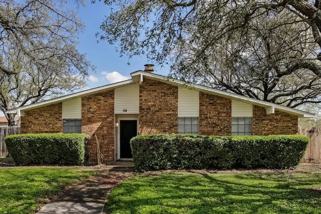 114 S Young Boulevard, DeSoto