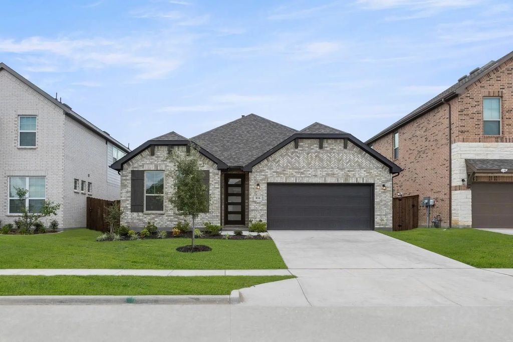 816 Alderwood Drive, Red Oak