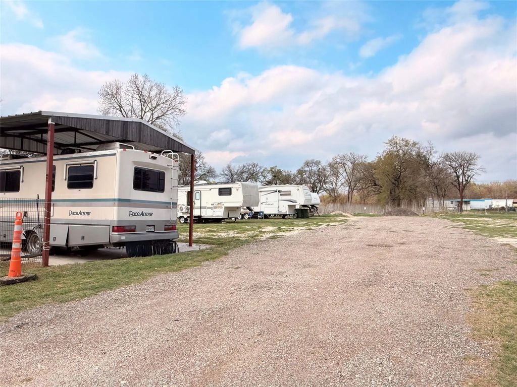 1005 E Yeagua Street, Groesbeck