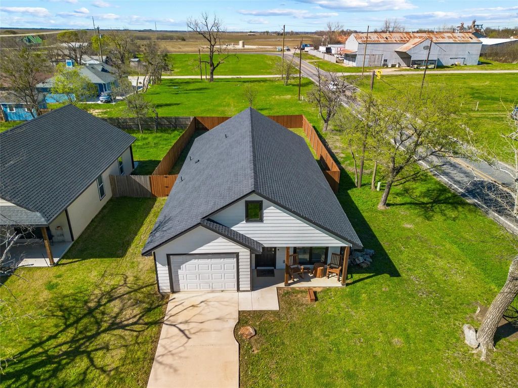 300 W Main Street, Itasca