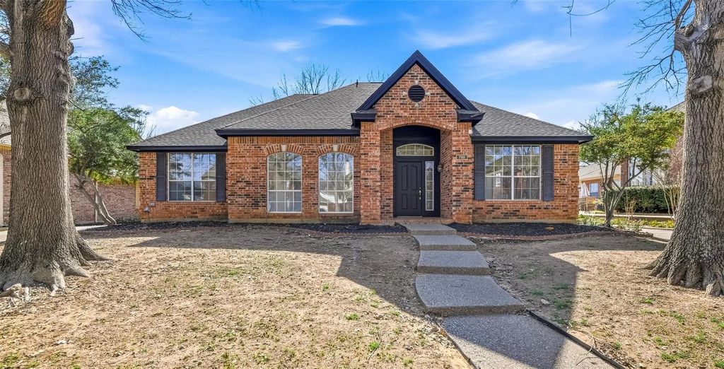 720 Cliffmoor Drive, Keller