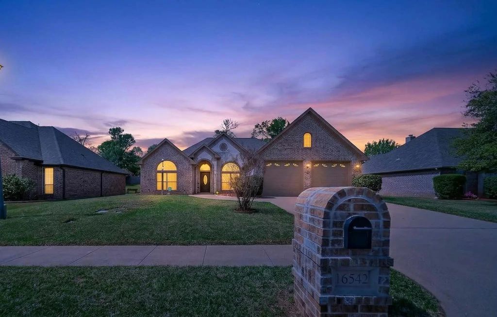 16542 Milwood Place, Tyler