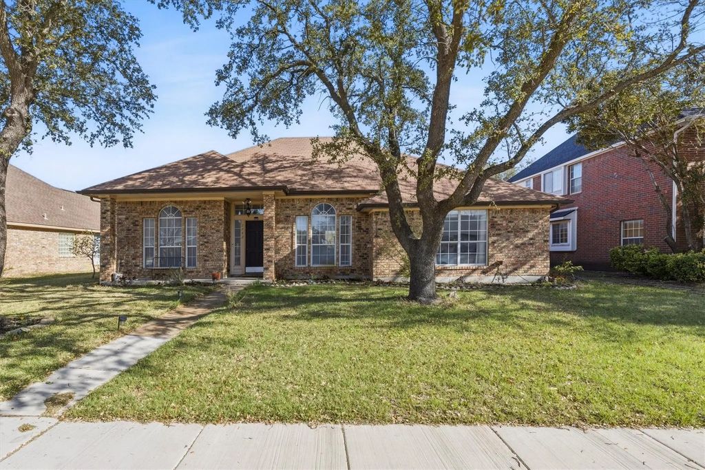 2742 Claremont Drive, Grand Prairie
