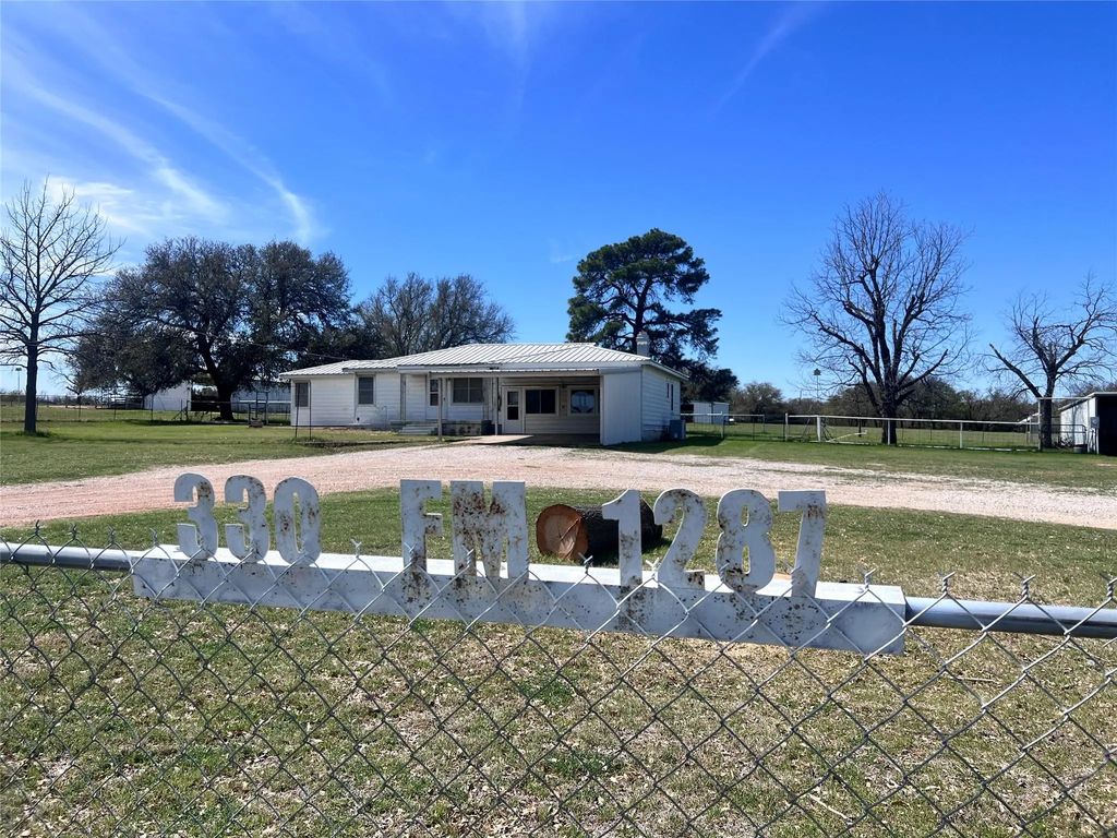 330 Fm 1287, Graham