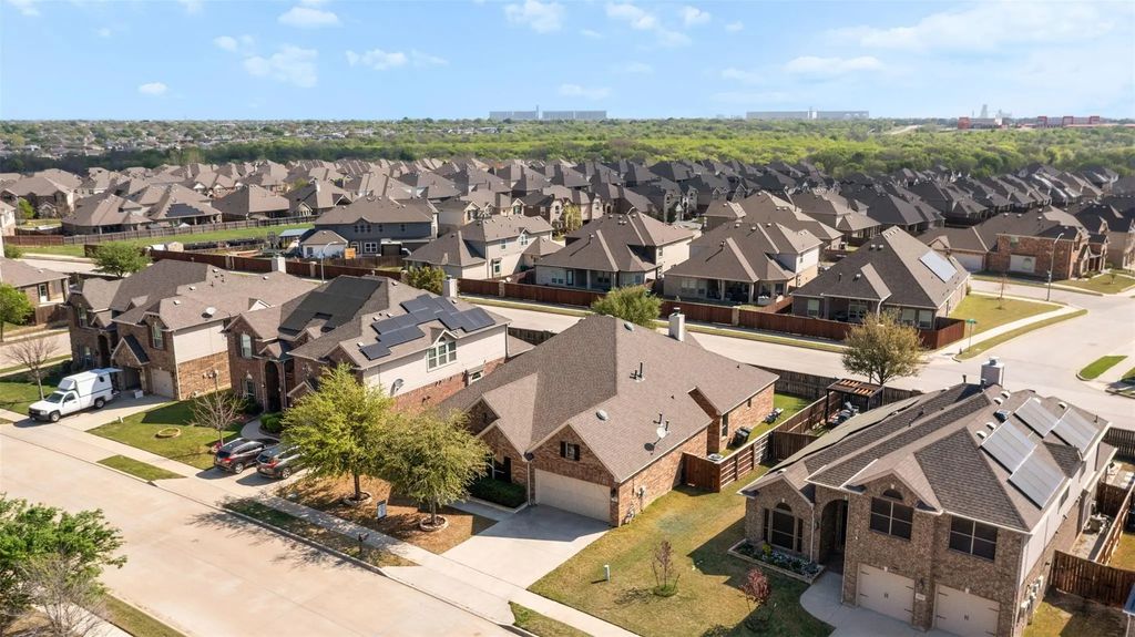 6116 Falls Lake Road, Fort Worth