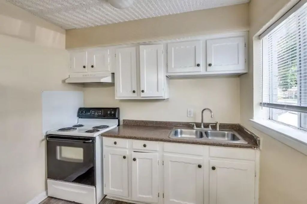 512 S Delaware Street 3, Irving