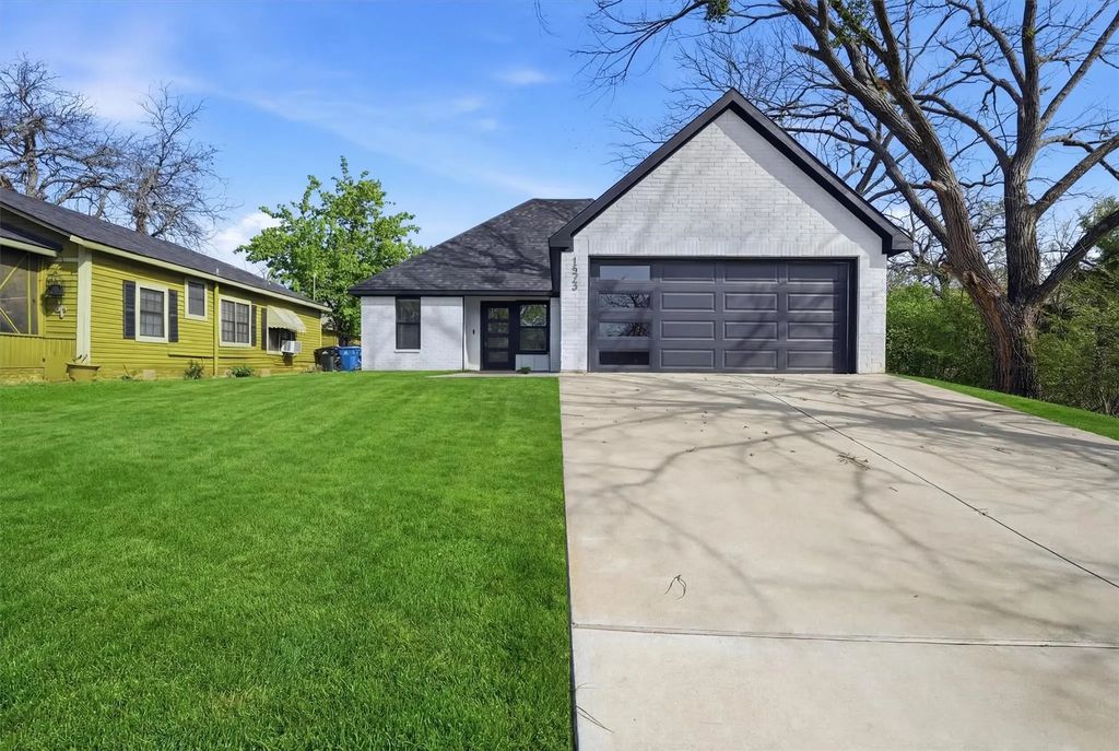1523 W Bond Street, Denison
