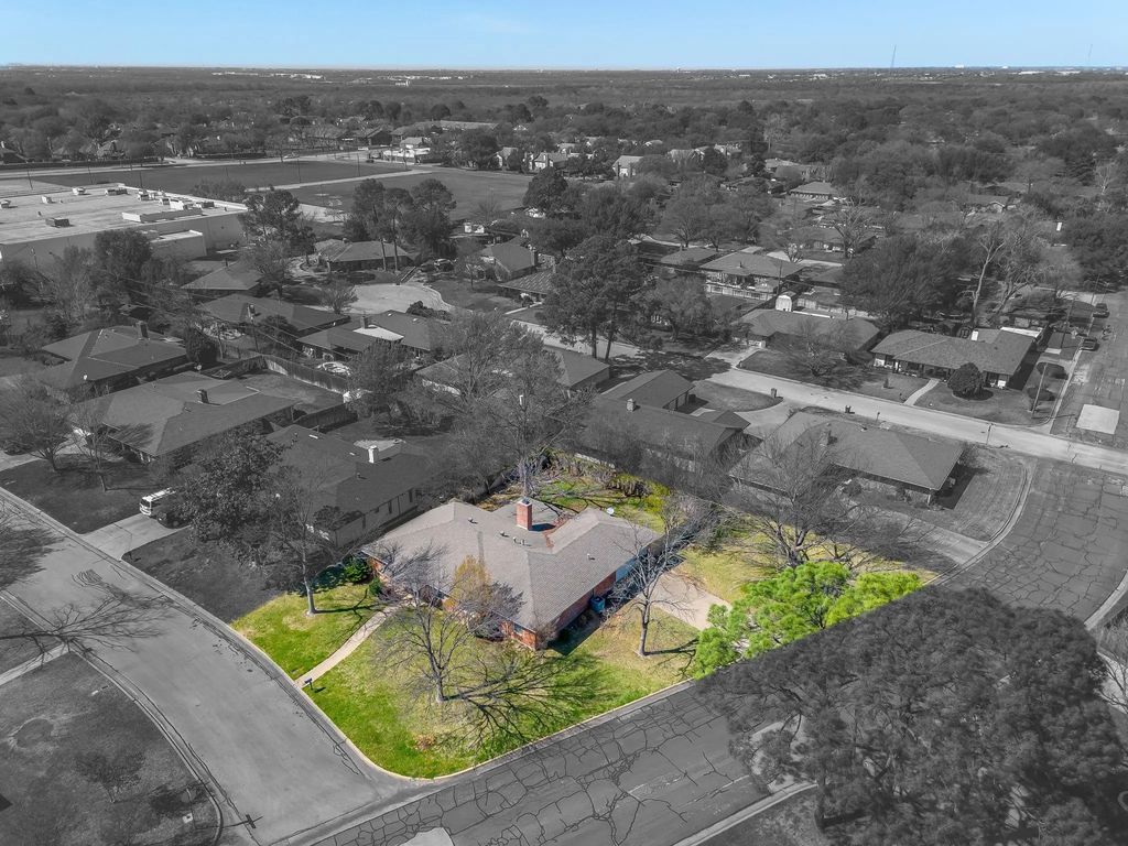 1001 Field Crest Court, Arlington