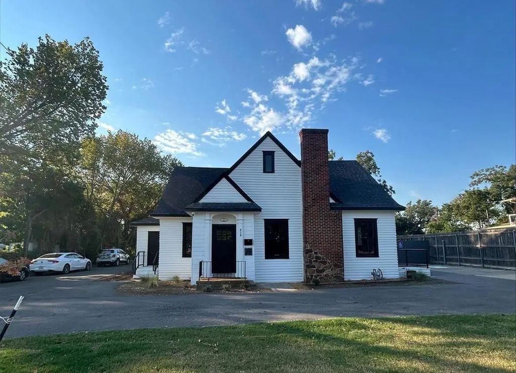 910 18th Street, Plano