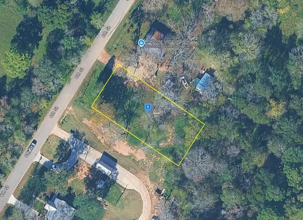 619 6th Street, Magnolia