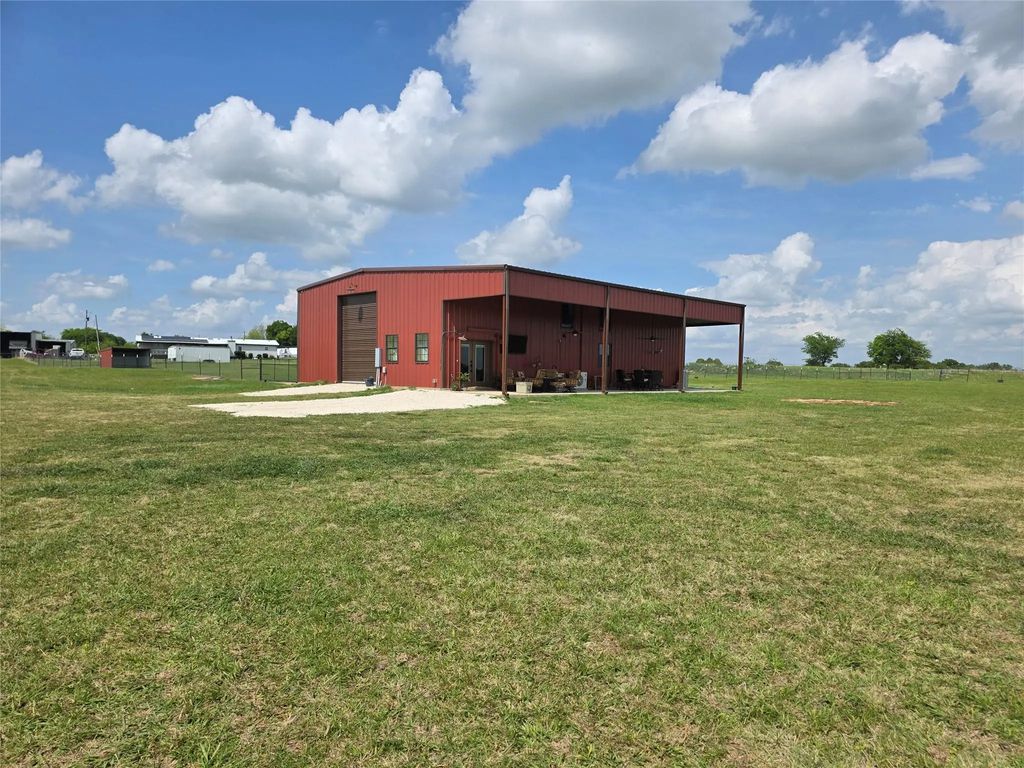 3725 County Road 417a, Cleburne