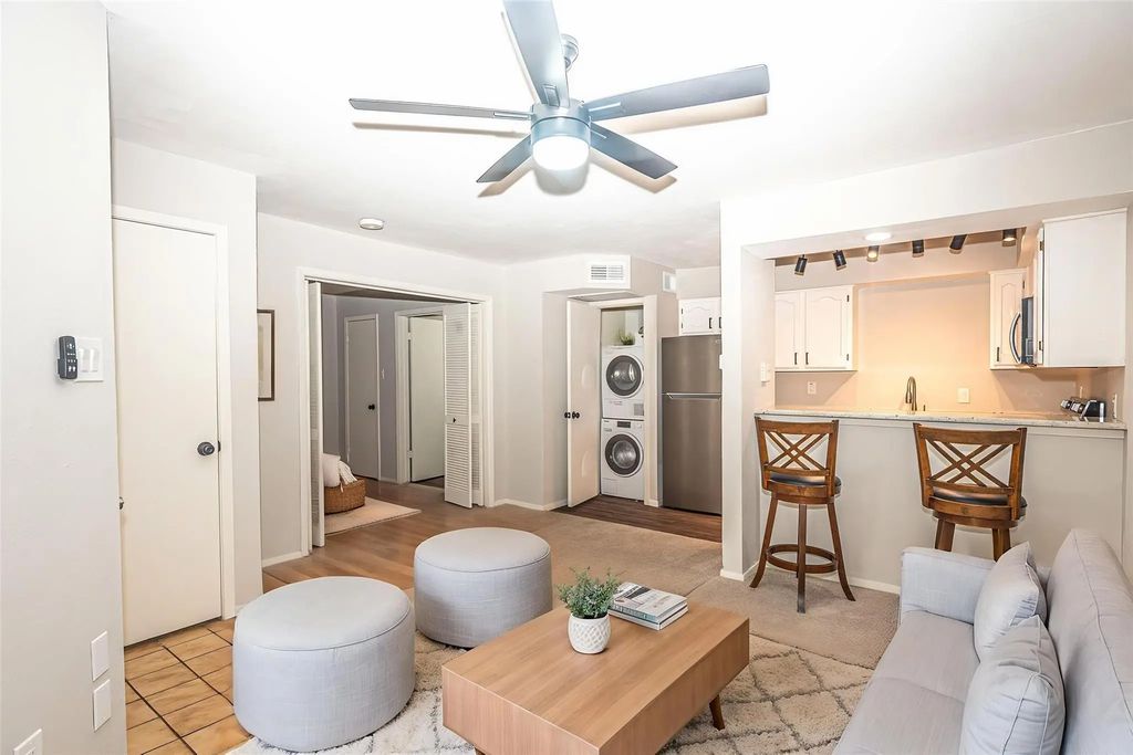 3022 Forest Lane 308, Dallas