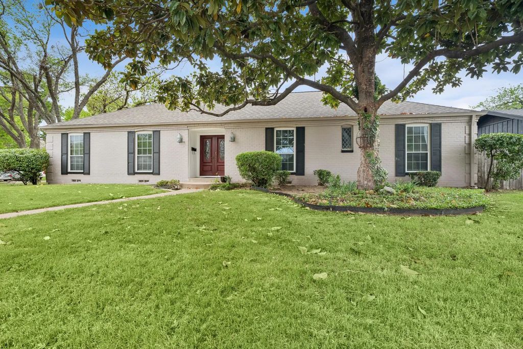 204 Shadywood Lane, Richardson