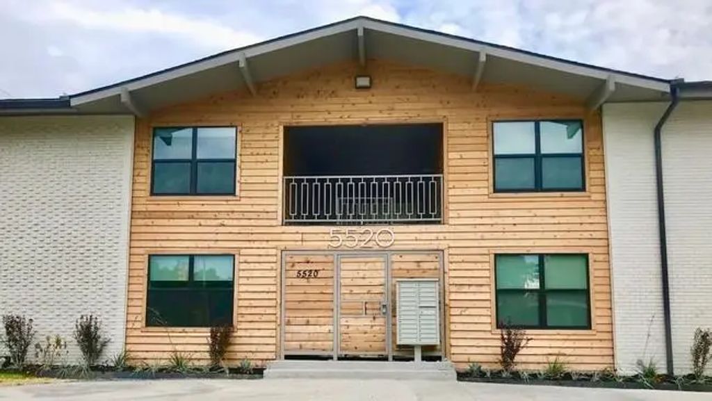 5520 Gaston Avenue 108, Dallas