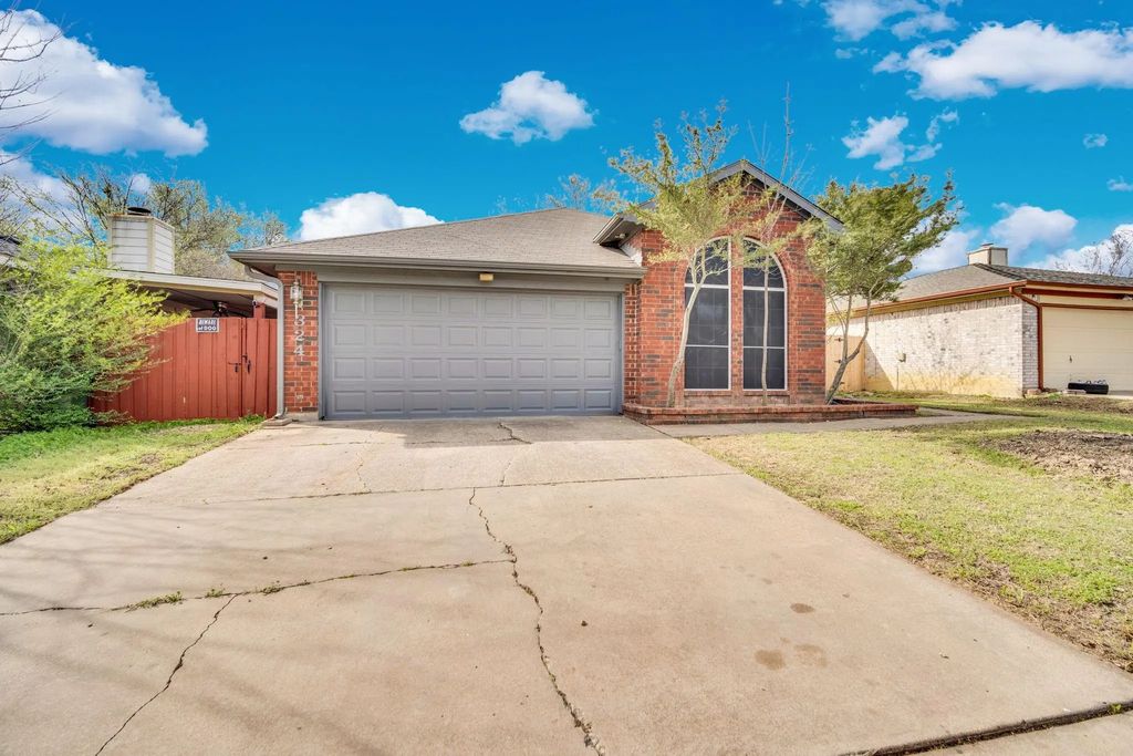 324 Faircrest Drive, Arlington